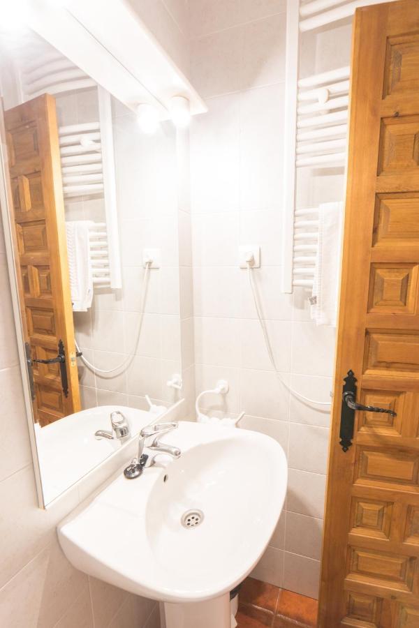 Apartamentos Rurales El Colvillo Trillo Buitenkant foto